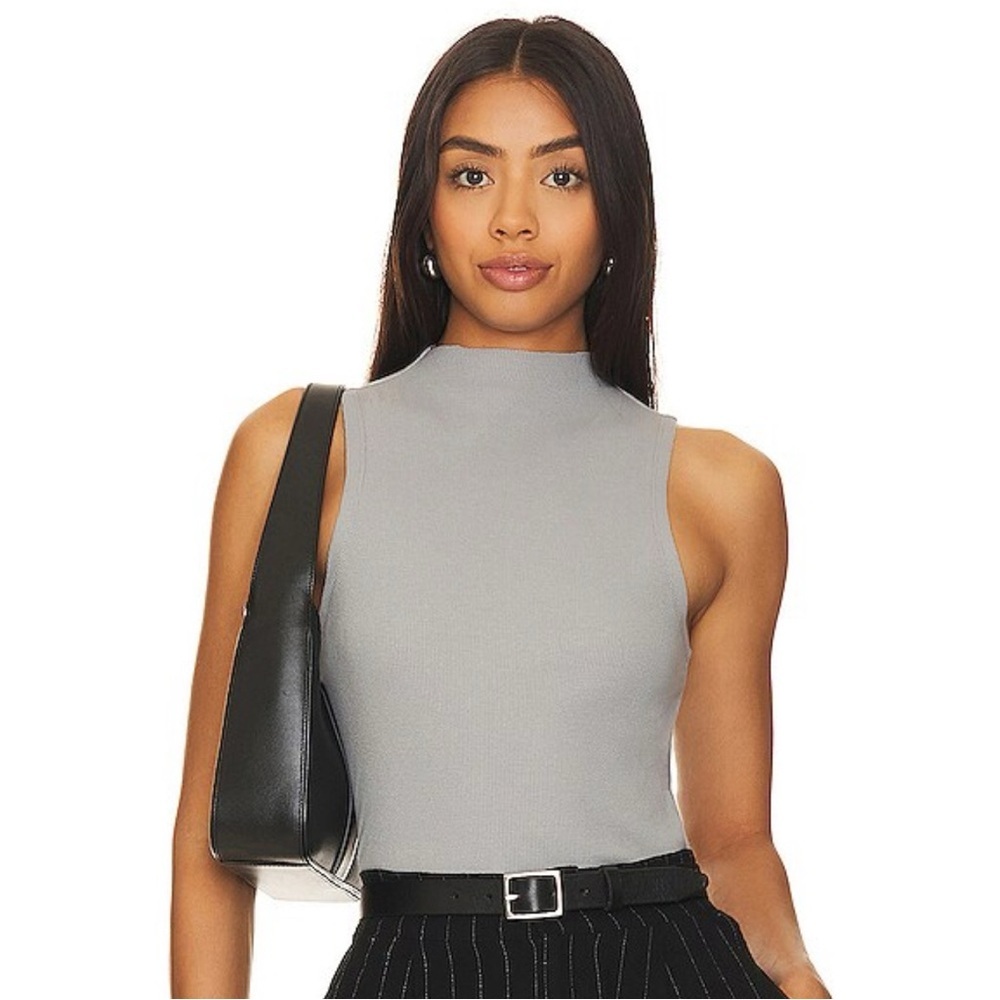 Chaser Fox Tank in Silver Gray Size XS